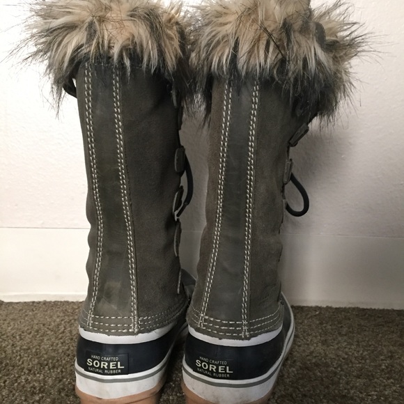 SOLD. Sorel winter boots with faux fur trim - Picture 3 of 6
